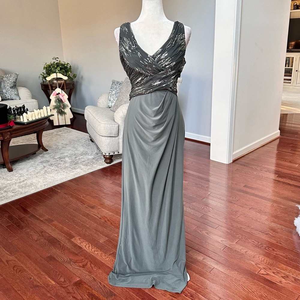 Ralph Lauren Evening Grey Plunge Neck Sequined Formal Gown Dress Size 14